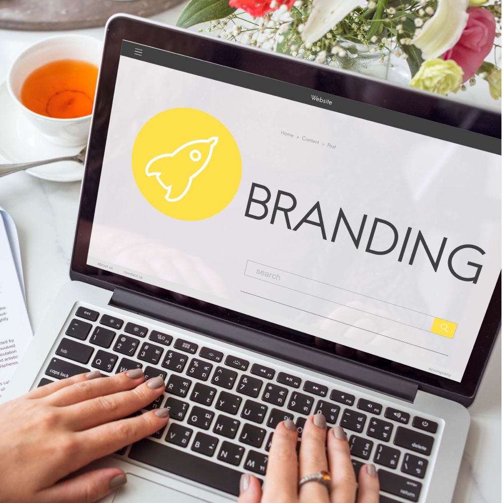 branding-copyright-design-spaceship-graphic-concept 1