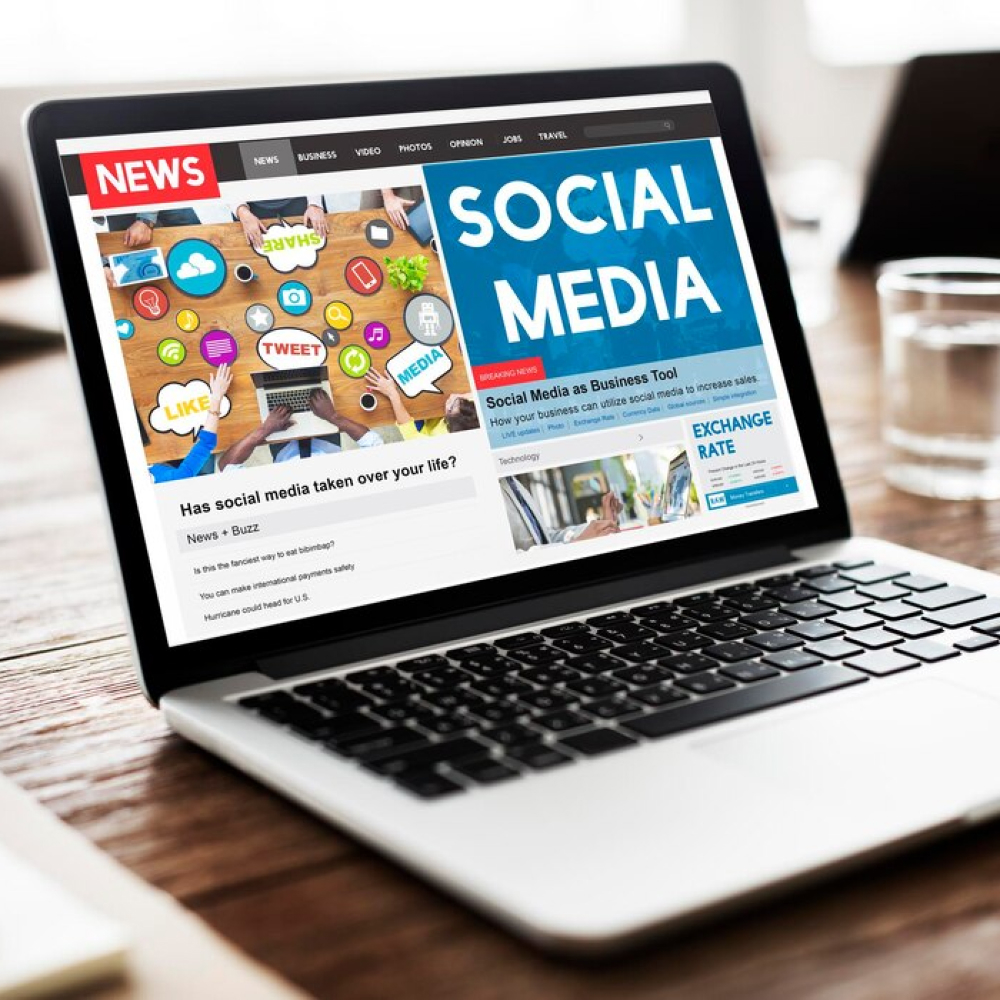social-media-communication-networking-online-concept_53876-133812 (1)